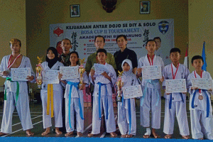 BPR Bank Karanganyar Antar Karateka Karanganyar Raih Prestasi di BOSA CUP II DIY