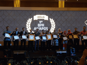 BPR Bank Karanganyar Raih Penghargaan Infobank 2018 